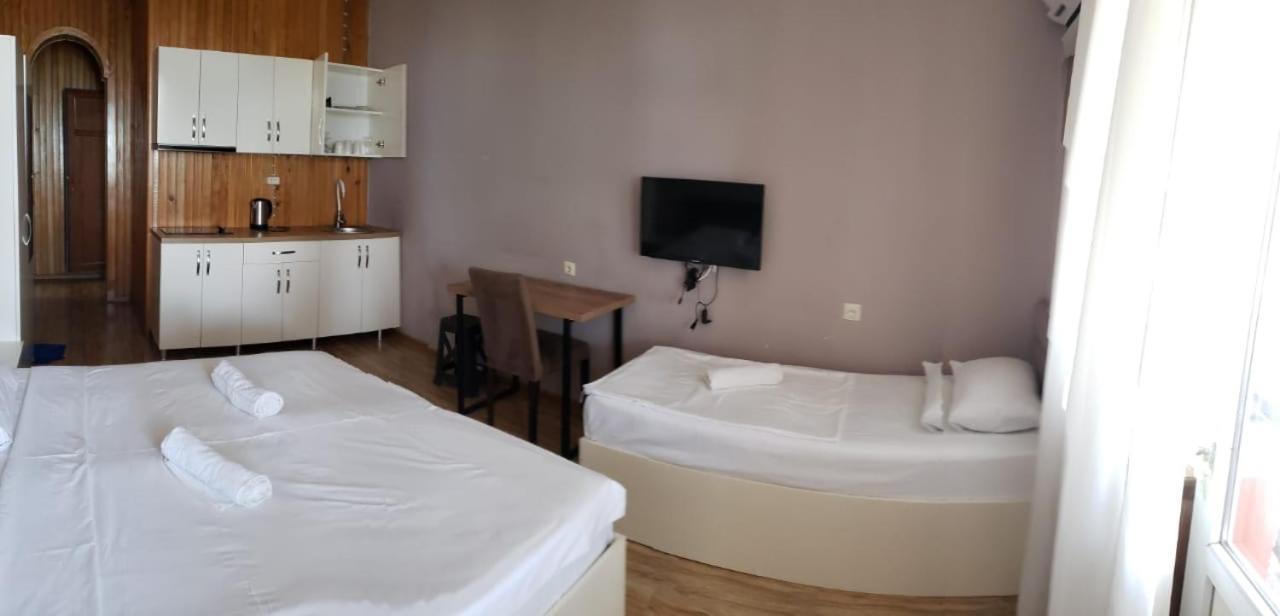 Midia Guest House Kobuleti Exterior photo